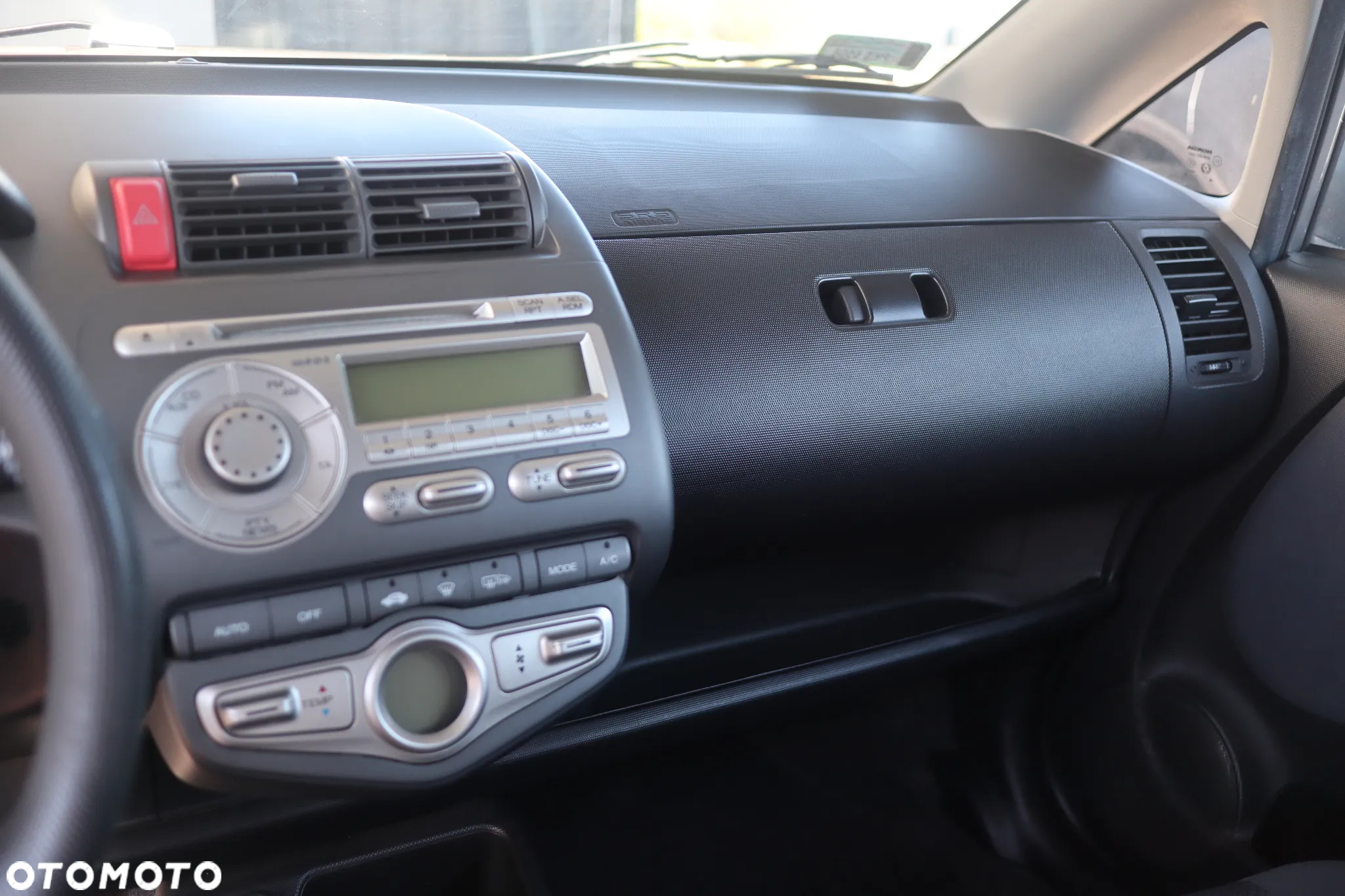 Honda Jazz 1.4 LS - 14
