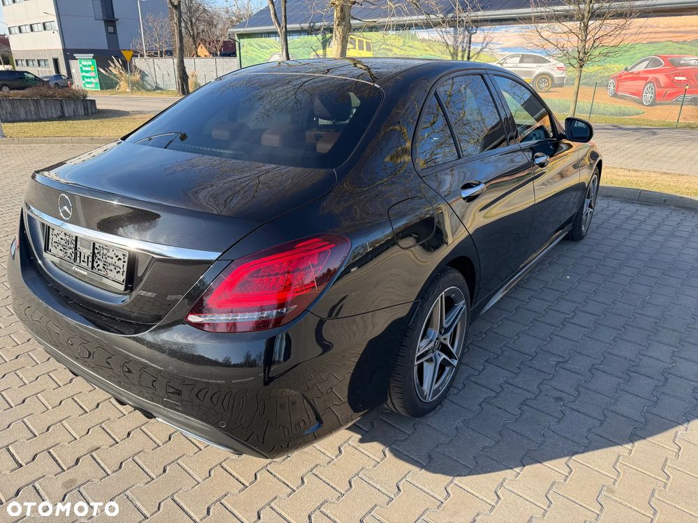 Mercedes-Benz Klasa C 220 d 4Matic 9G-TRONIC AMG Line - 3