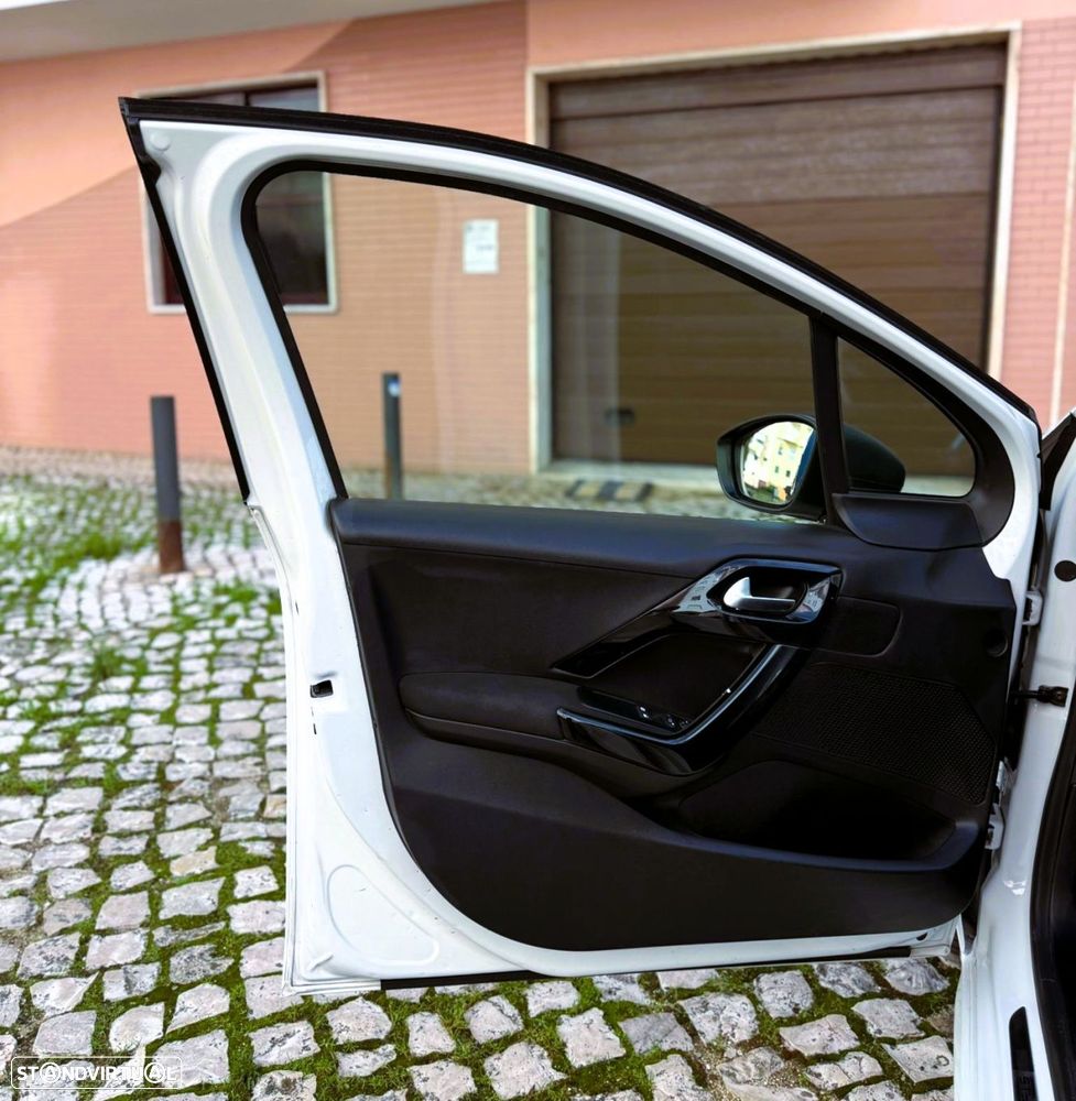 Peugeot 208 1.6 BlueHDi Style - 9