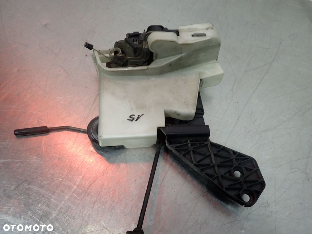 ZAMEK LEWY PRZÓD DRZWI VOLKSWAGEN T5 - 4