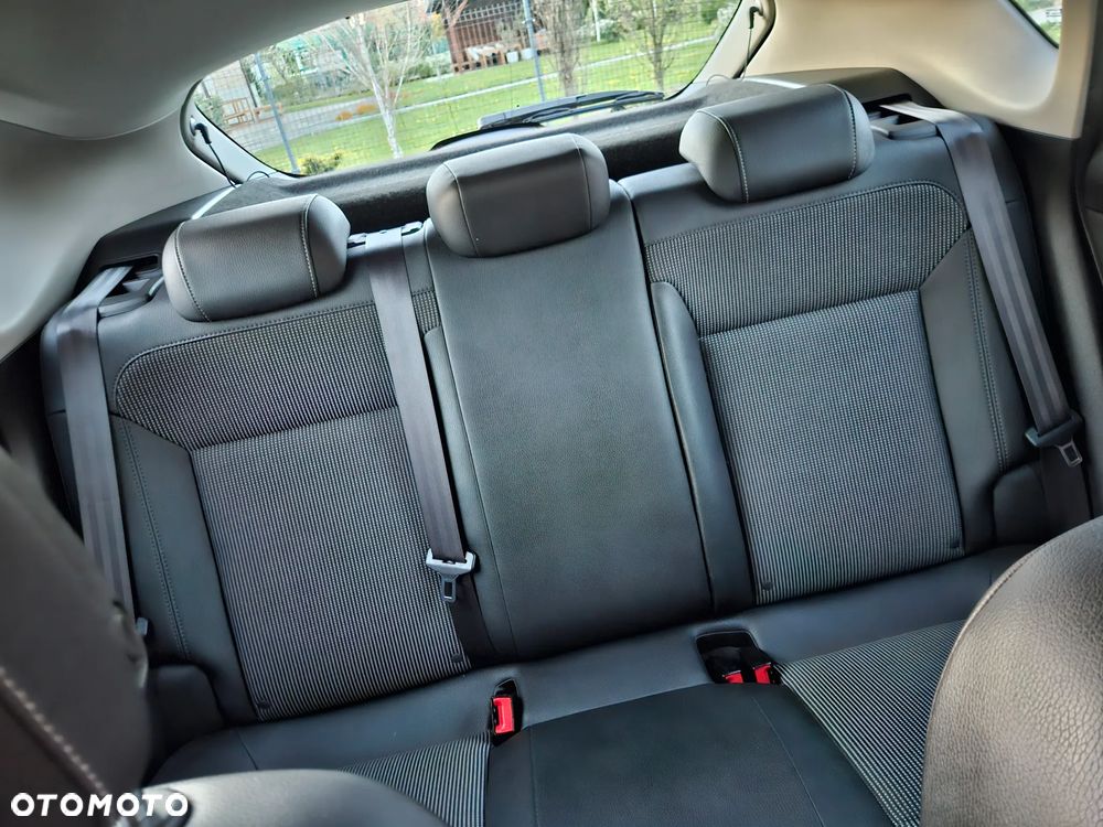 Opel Astra 1.4 T Essentia - 21