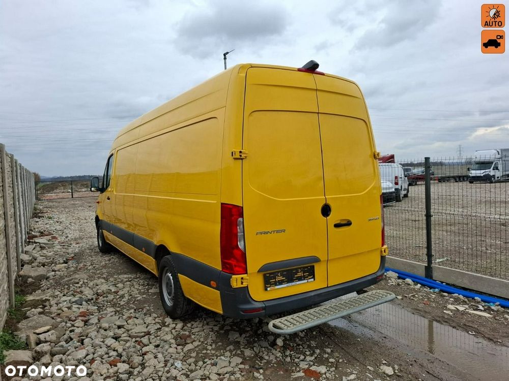 Mercedes-Benz Sprinter - 1