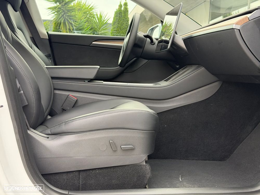 Tesla Model Y Long Range Tração Integral - 13