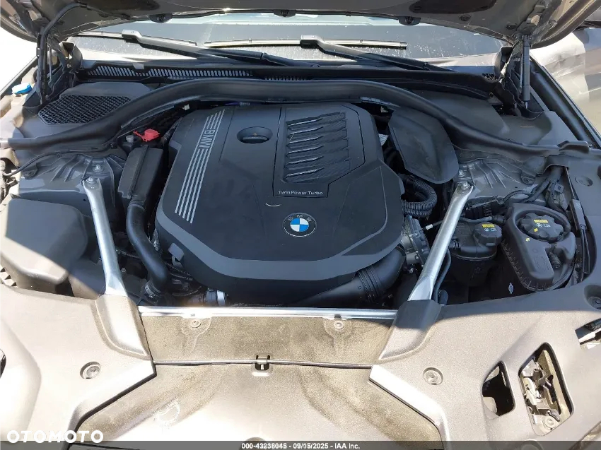 BMW Seria 5 540i xDrive Touring M Sport Edition - 10