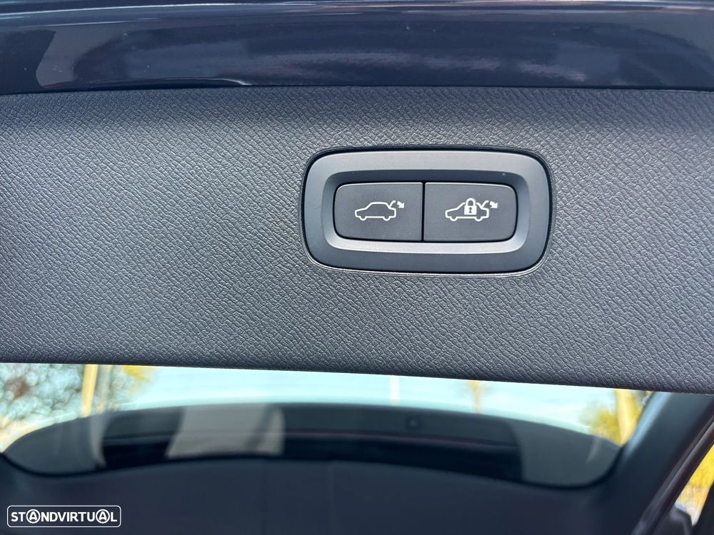 Volvo XC 90 2.0 T8 PHEV Core AWD - 24