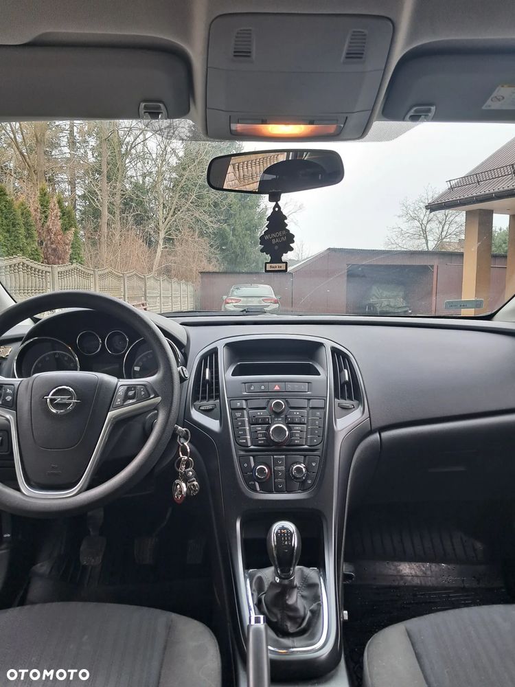 Opel Astra 1.4 T Essentia EU6 - 11