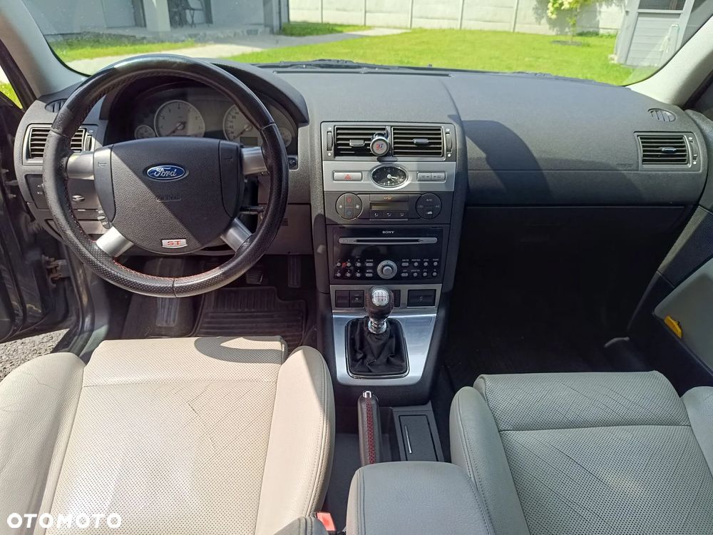 Ford Mondeo V6 ST 220 - 10