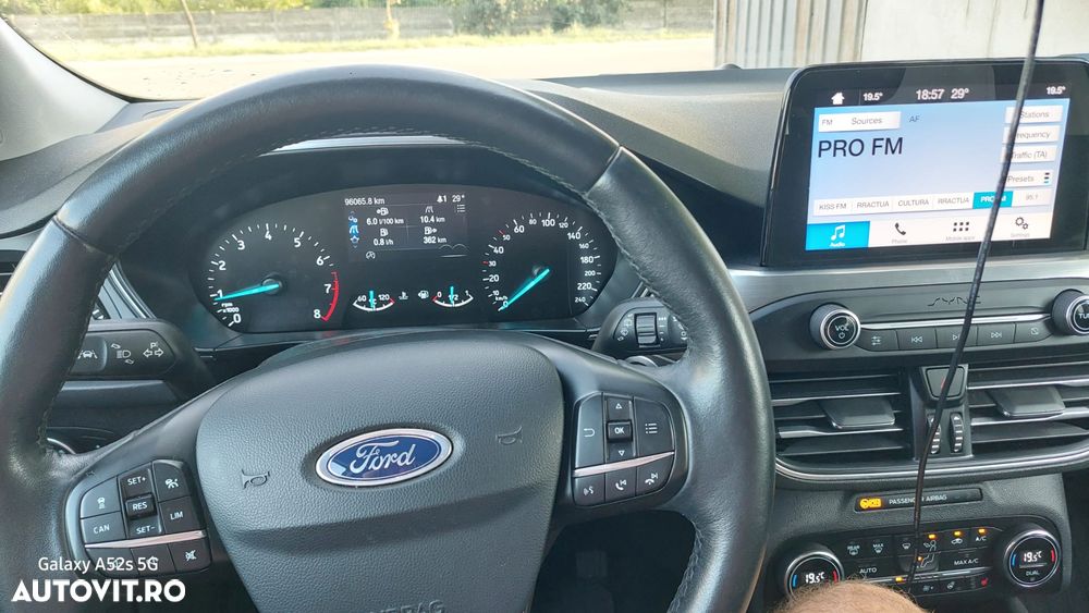 Ford Focus 1.0 EcoBoost MHEV Titanium - 3