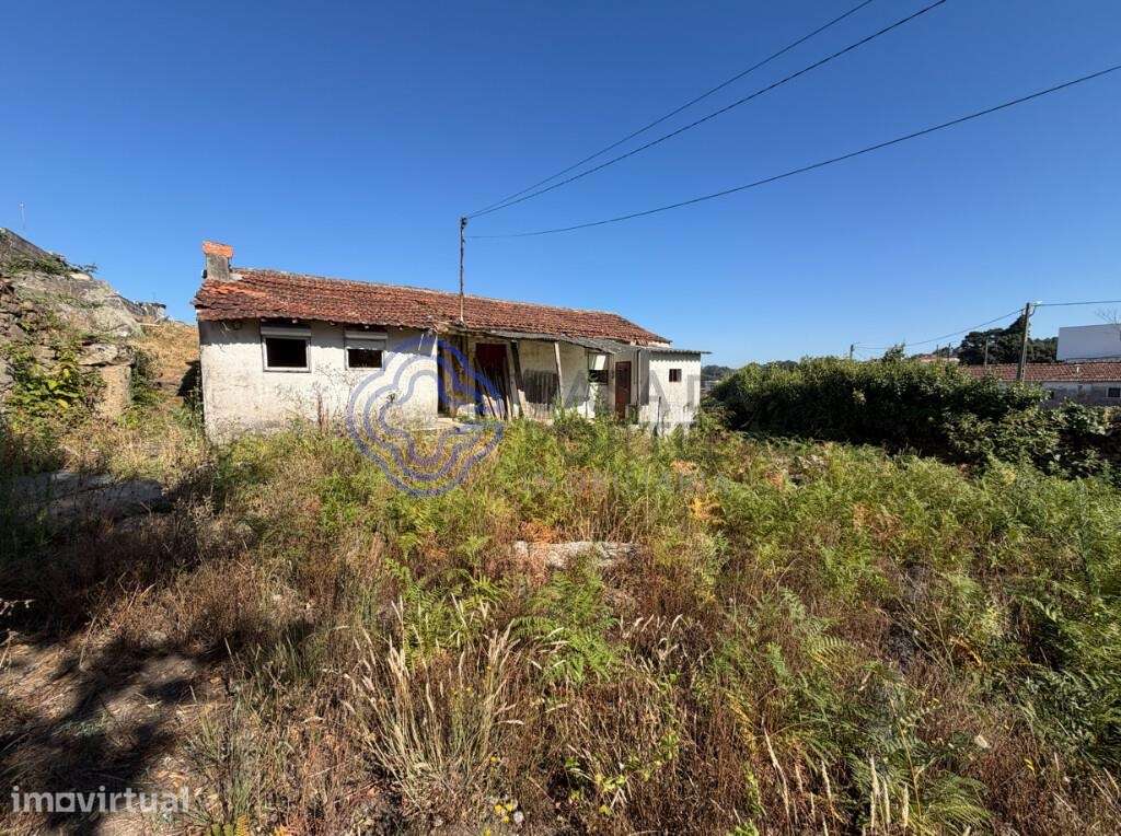 Moradia T2 em Ruína em Fânzeres | Terreno de 978 m2 | Poço - Grande imagem: 2/14