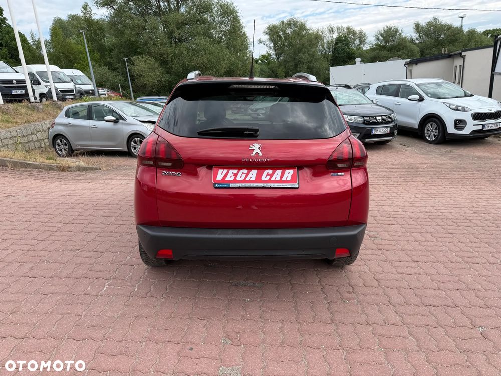 Peugeot 2008 1.2 Pure Tech Style S&S - 13