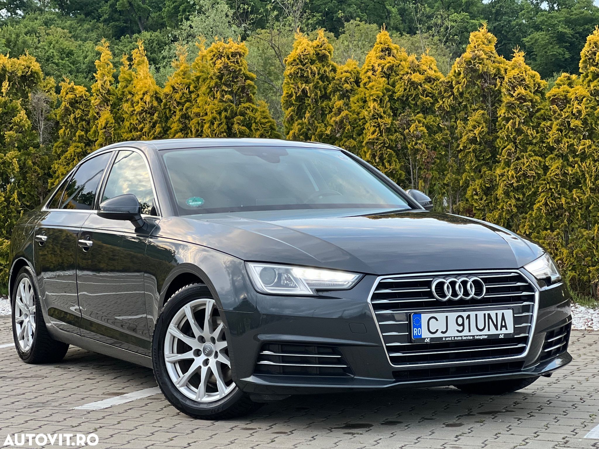 Audi A4 Avant 2.0 TDI S tronic - 1