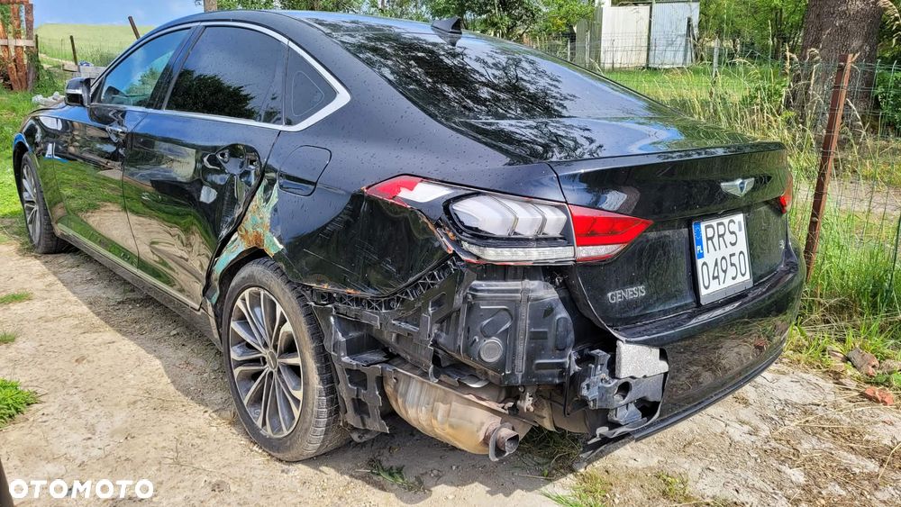 Hyundai Genesis - 4