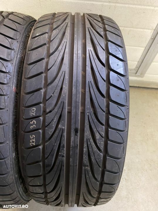 vand 2 anvelope 225/35/20 yokohama de vara noi - 2