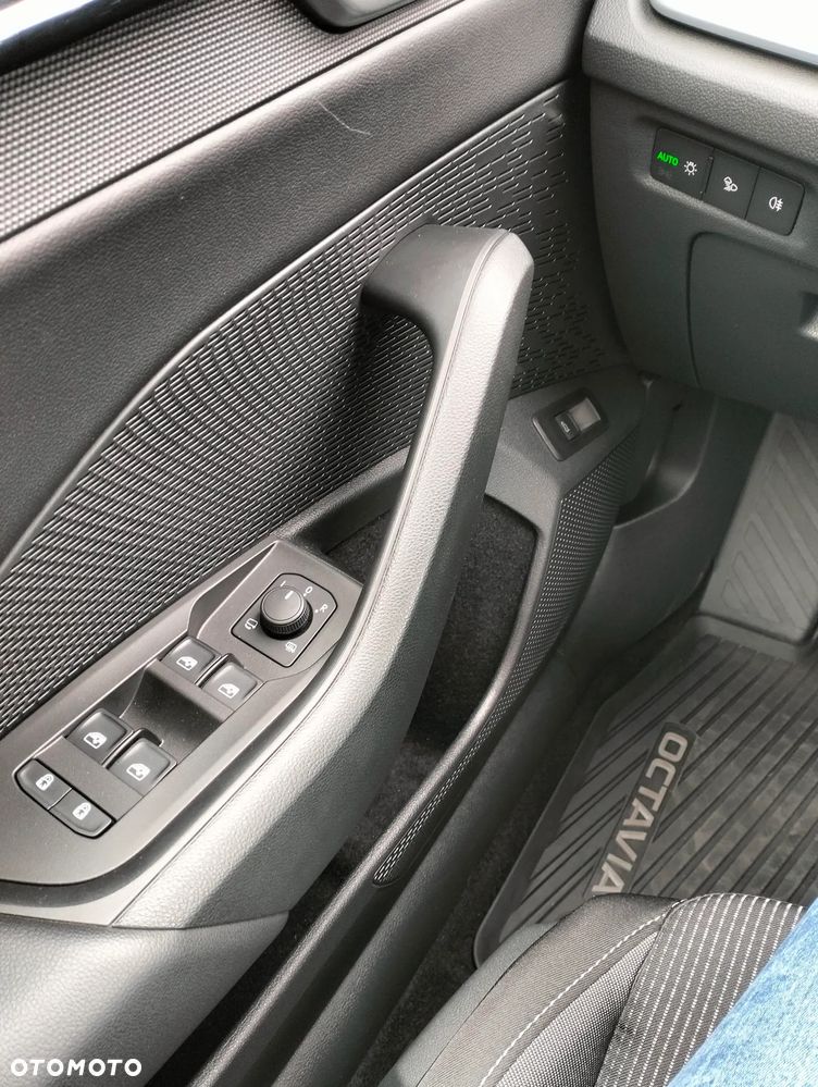 Skoda Octavia ver-1-5-tsi-mhev-dsg-selection - 14