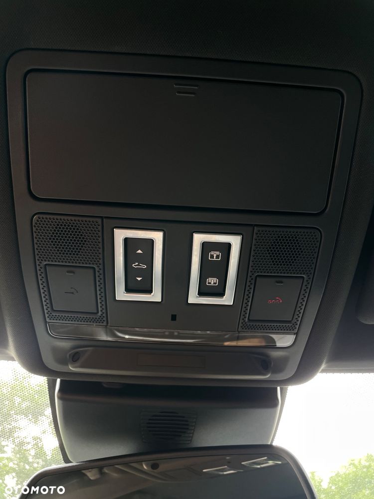 Jaguar XE 20d AWD R-Sport - 12