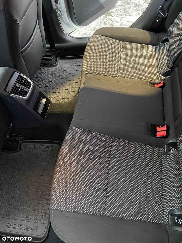 Skoda Octavia 1.6 TDI Ambition - 14