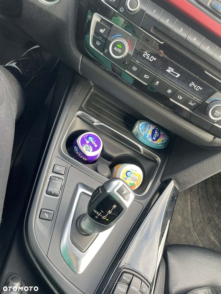 BMW Seria 3 318d Sport Line - 11