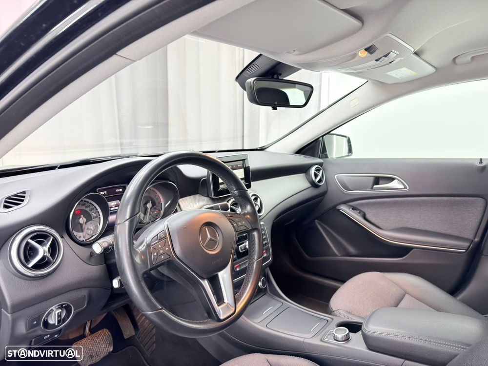 Mercedes-Benz GLA 200 7G-DCT Urban - 19