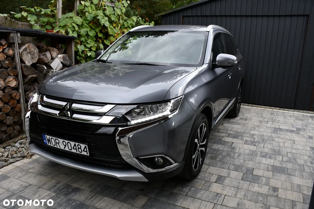 Mitsubishi Outlander - 1