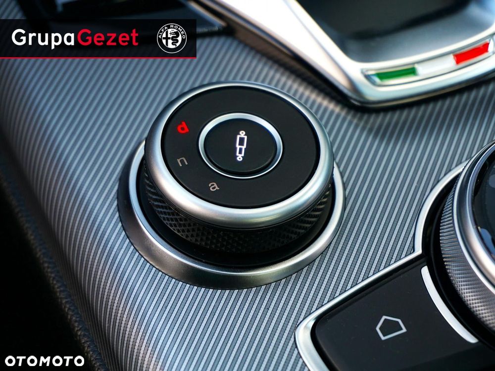 Alfa Romeo Giulia - 10