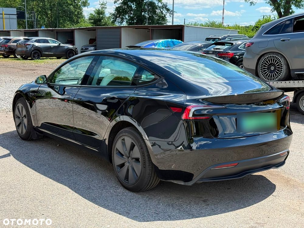 Tesla Model 3 - 11