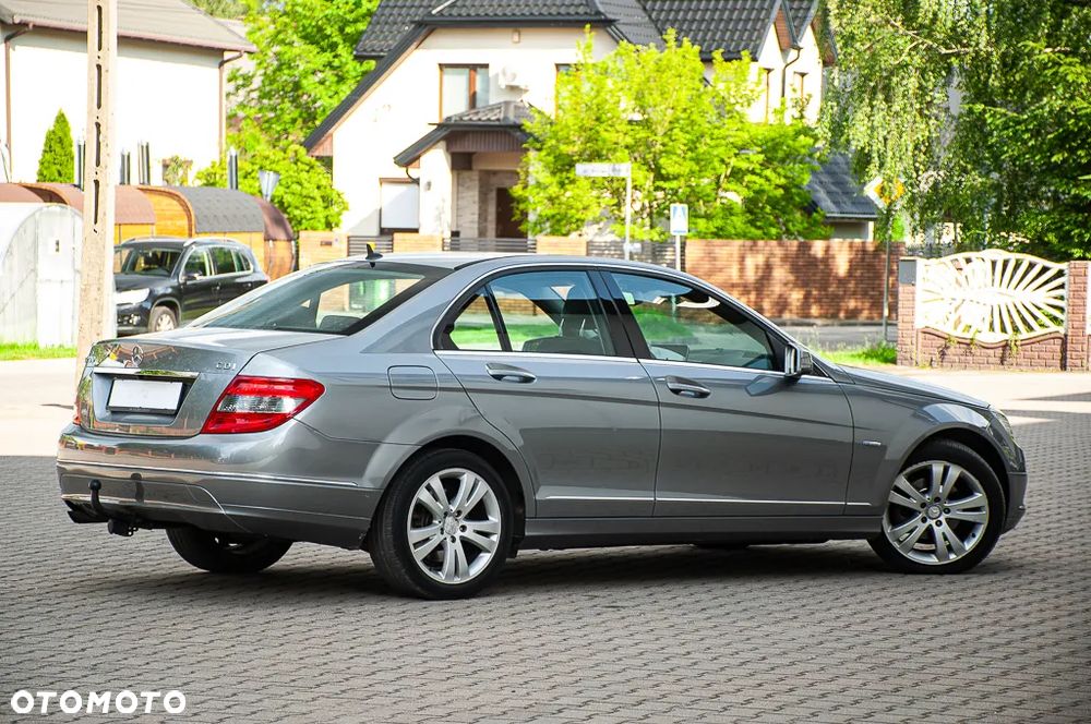 Mercedes-Benz Klasa C 200 CDI DPF Automatik Avantgarde - 16
