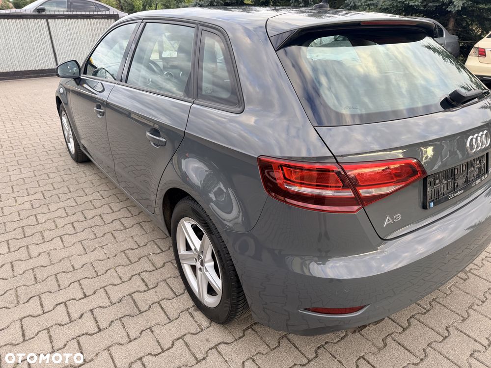 Audi A3 Sportback - 3