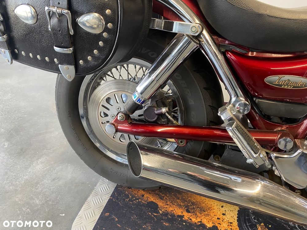 Suzuki Intruder - 26