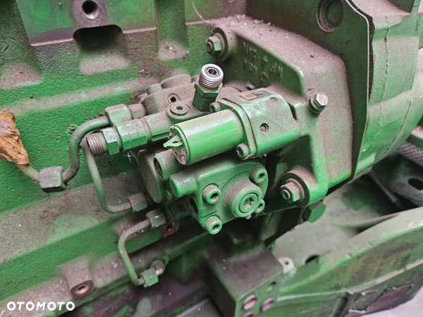 pompa paliwa RE543262 John Deere 7280R 6090 6090RW402