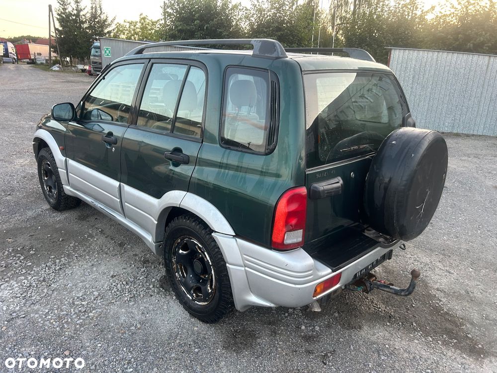 Suzuki Grand Vitara 2.5 V6 - 5