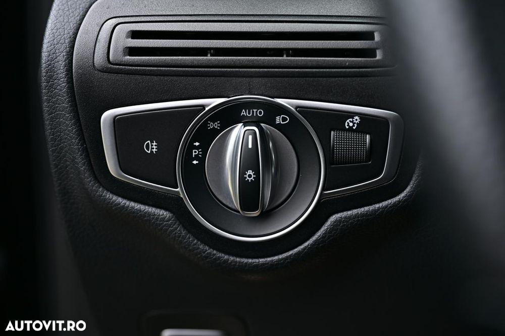 Mercedes-Benz GLC 300 d 4MATIC 9G-TRONIC AMG Line Plus - 35