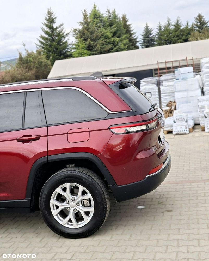 Jeep Grand Cherokee - 35