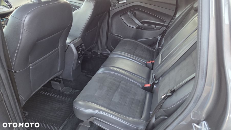 Ford Kuga 2.0 TDCi 4x4 ST-Line - 23
