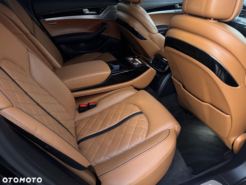 Audi A8 - 32