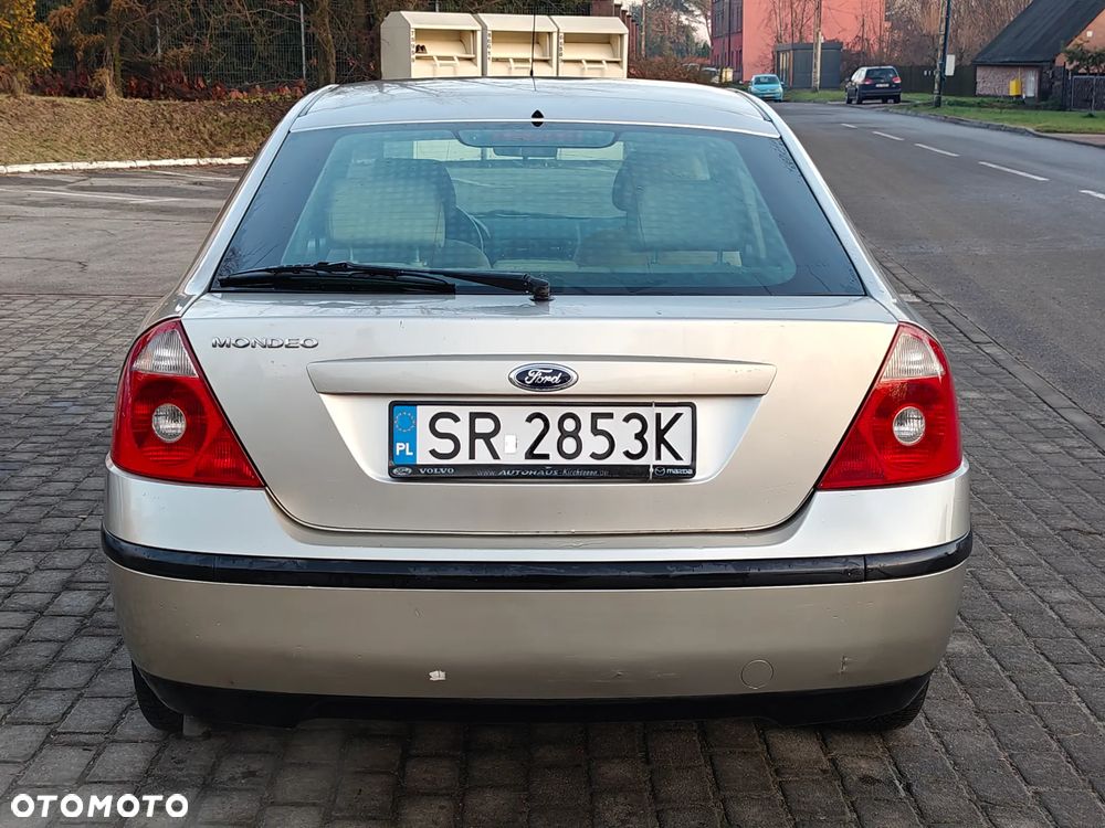 Ford Mondeo 2.0 Ambiente - 9