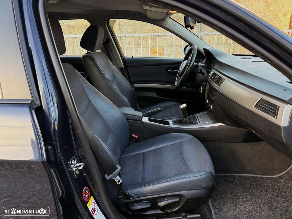 BMW 320 d Touring - 26