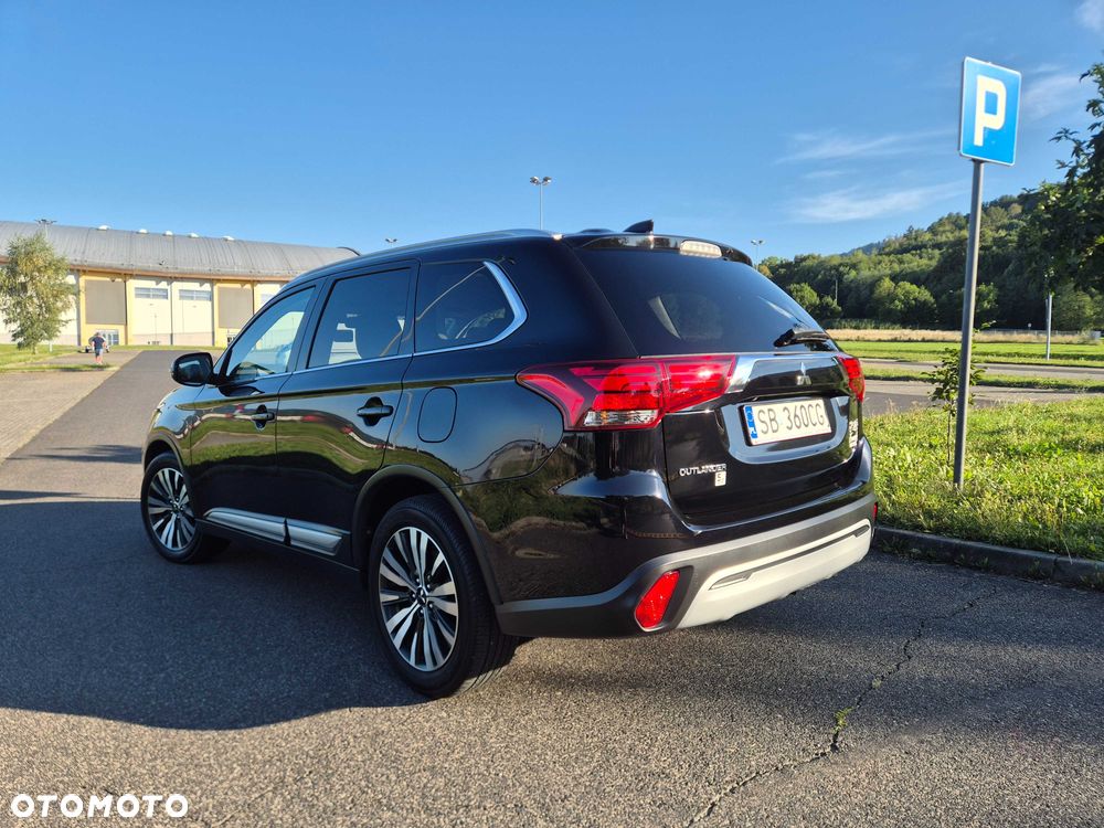 Mitsubishi Outlander - 3