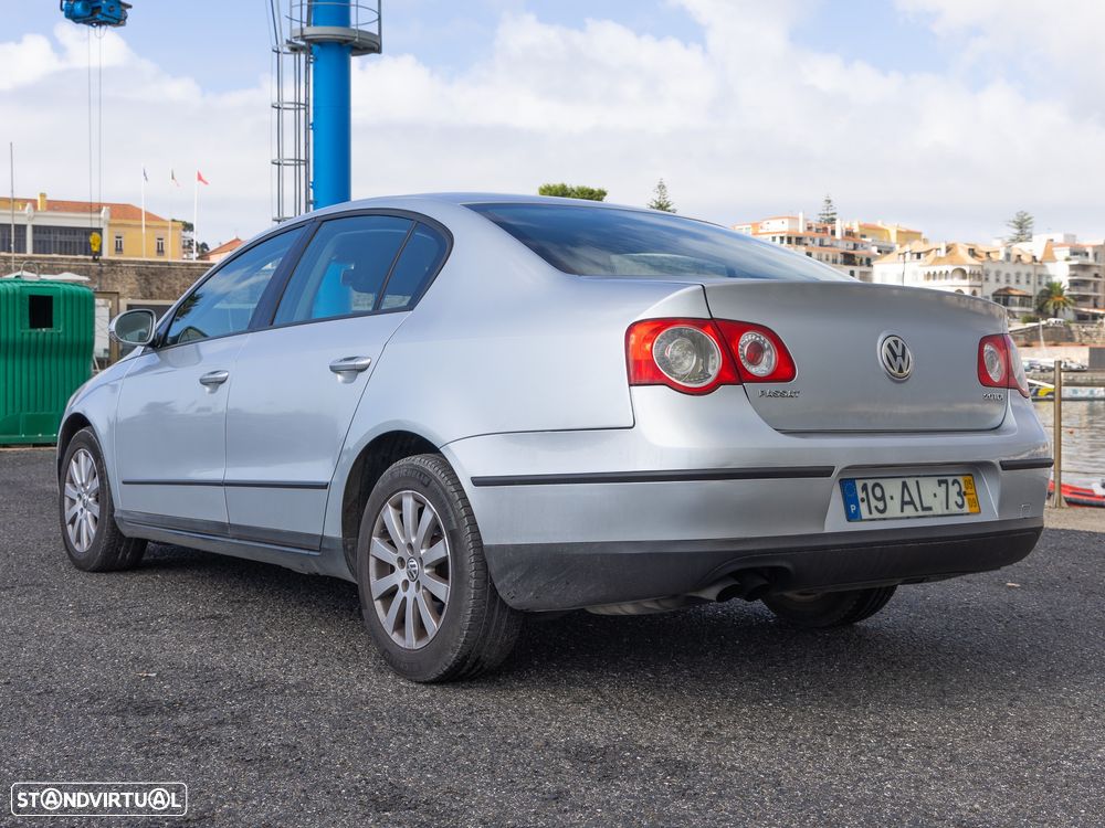 VW Passat 2.0 TDI Confortline - 4