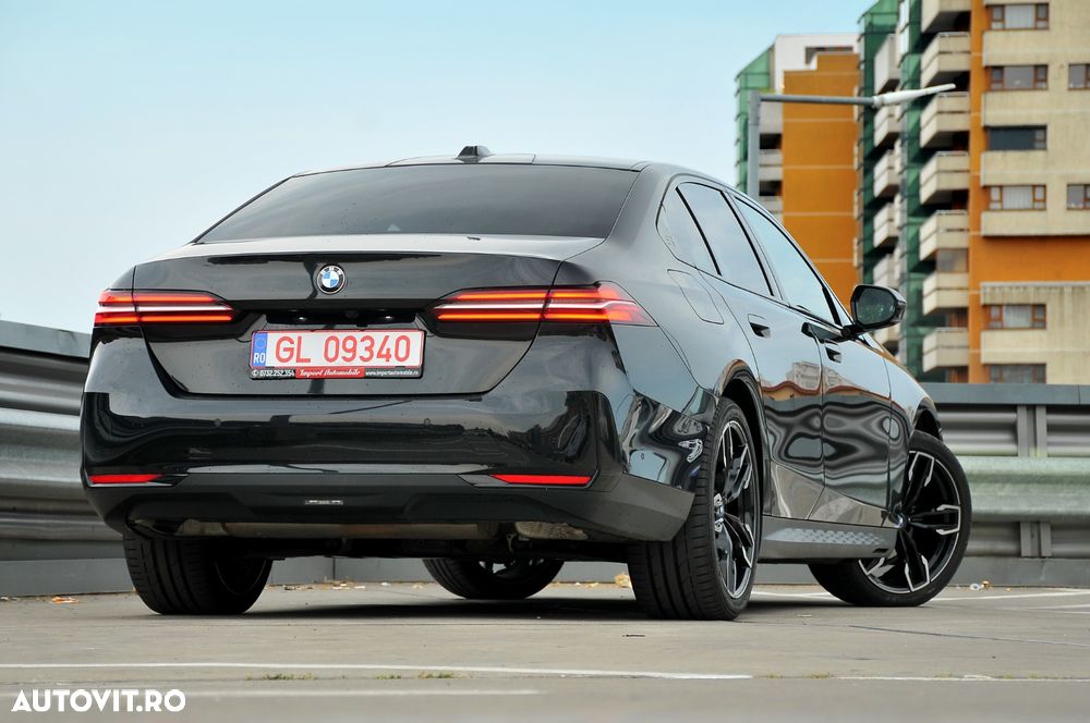 BMW Seria 5 520i AT MHEV - 11