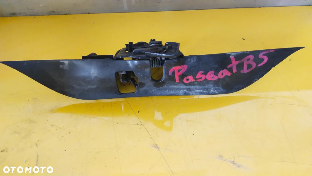 VW Passat B5 zamek maski - 1