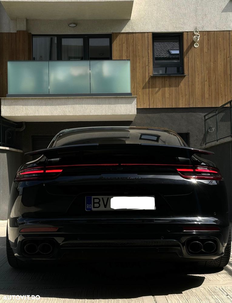 Porsche Panamera Turbo - 18