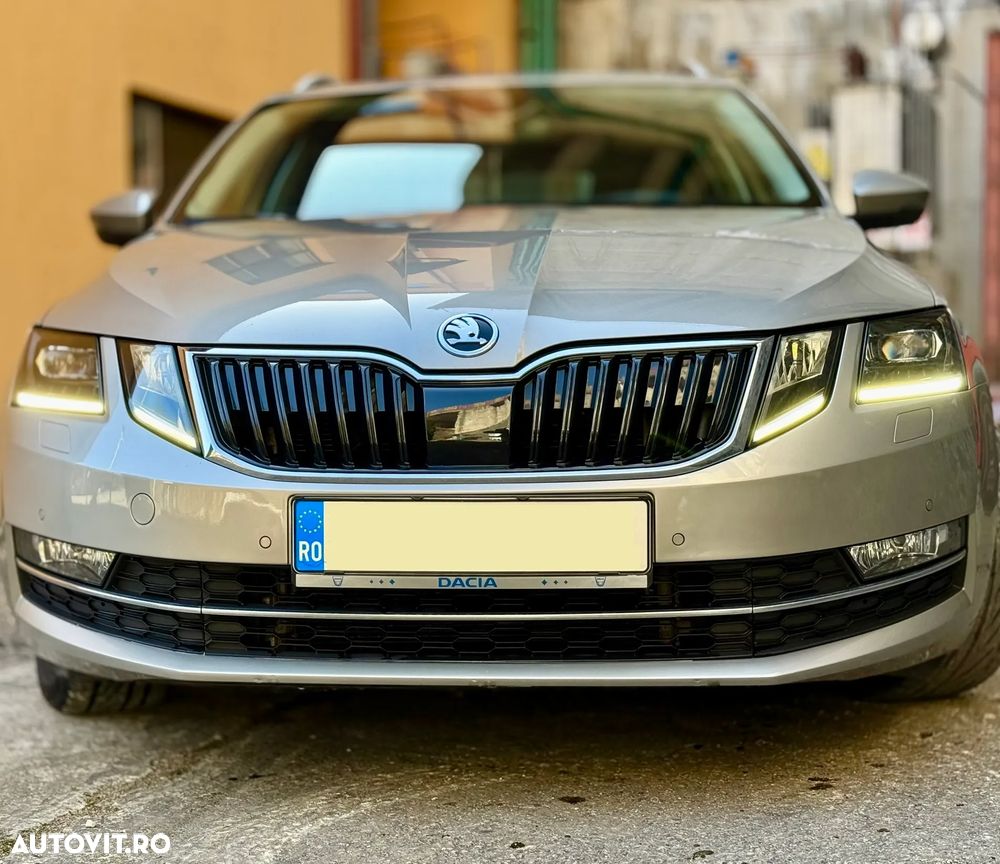 Skoda Octavia 1.6 TDI DPF DSG Ambiente - 2