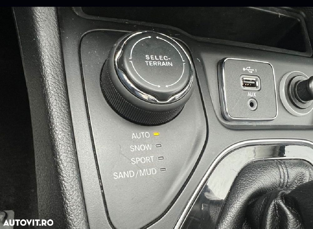JEEP Cherokee 2020 — imagine 19