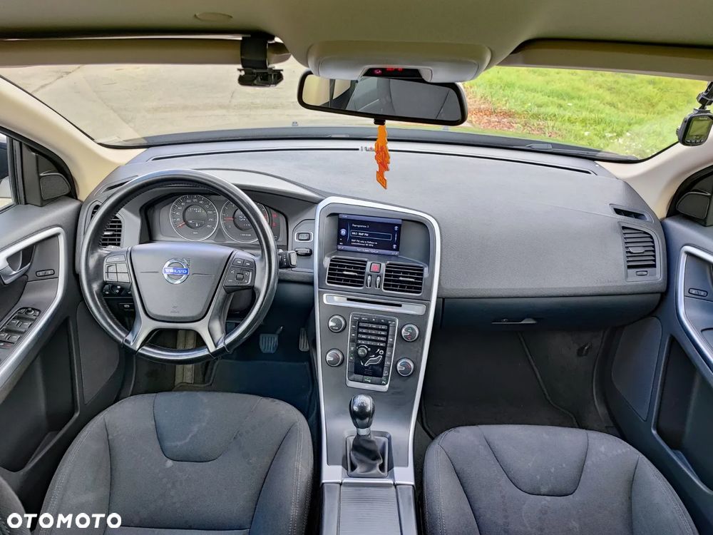 Volvo XC 60 D3 AWD Momentum - 8