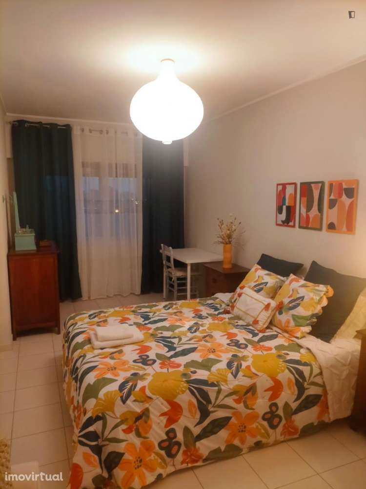 Quarto - localizado em Lisbon - Grande imagem: 3/23