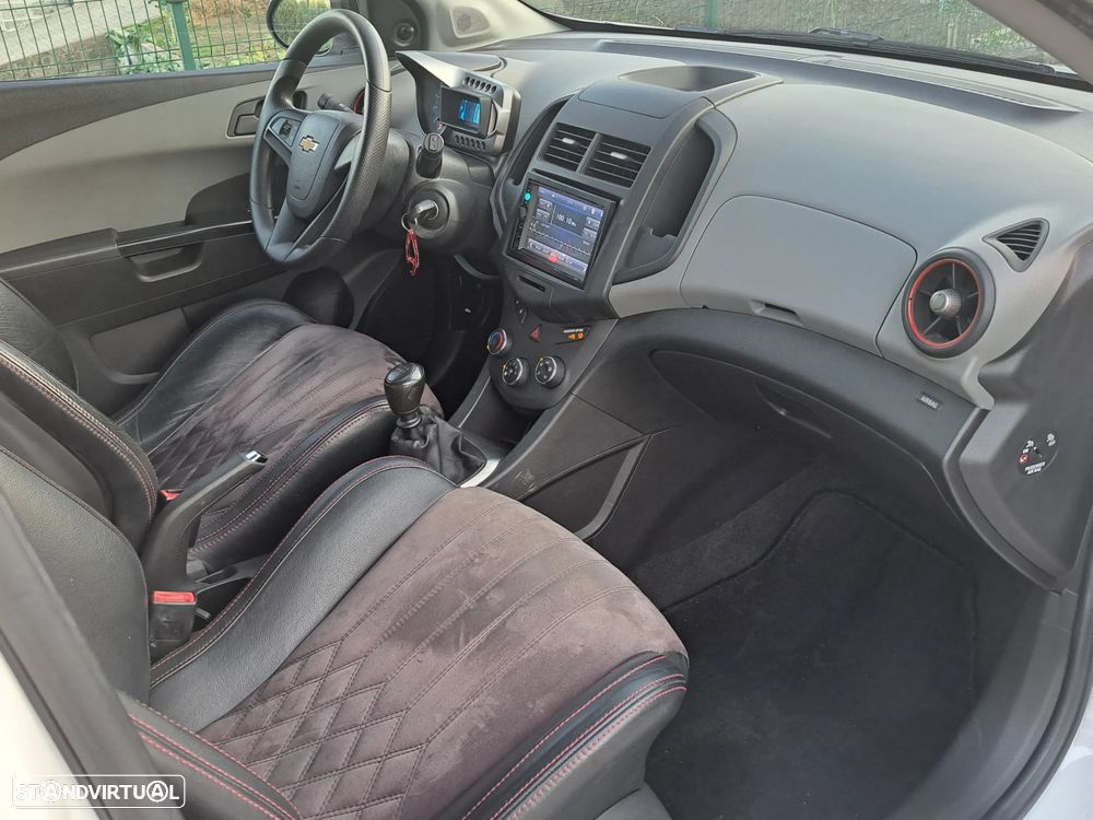 Chevrolet Aveo 1.2 LS - 15