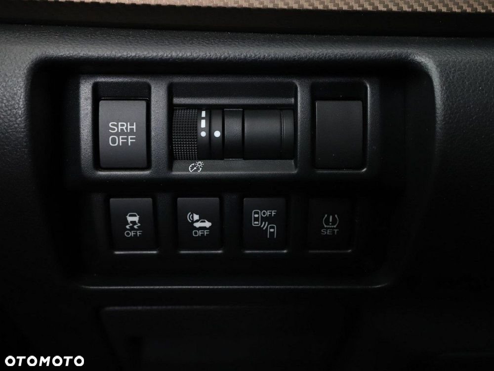 Subaru XV 2.0i Exclusive CVT - 38