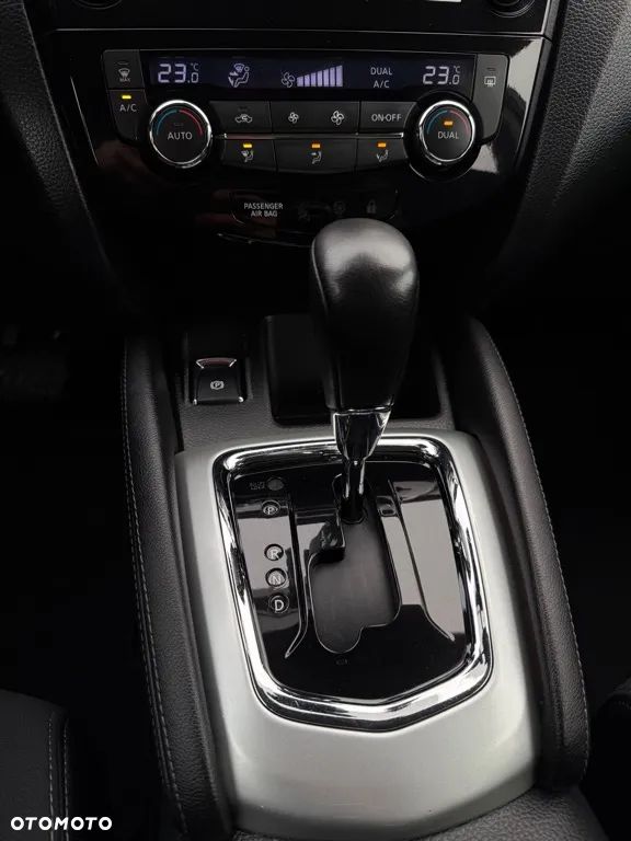 Nissan Qashqai 1.2 DIG-T Xtronic TEKNA - 24