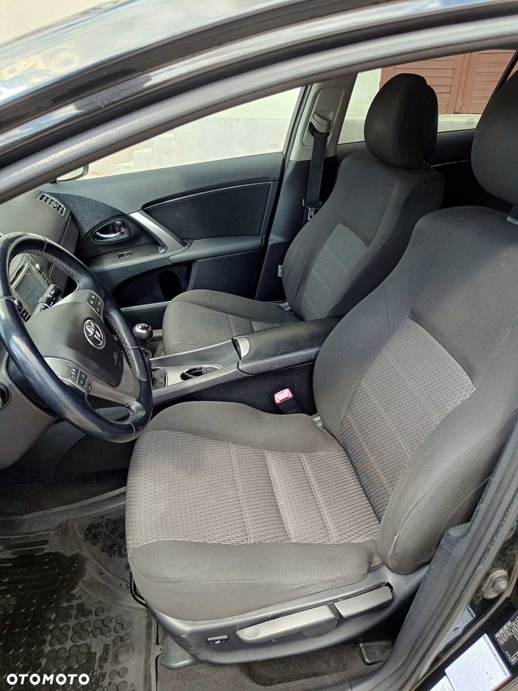 Toyota Avensis - 7