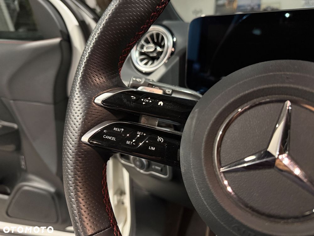 Mercedes-Benz GLA 200 d AMG Line - 15